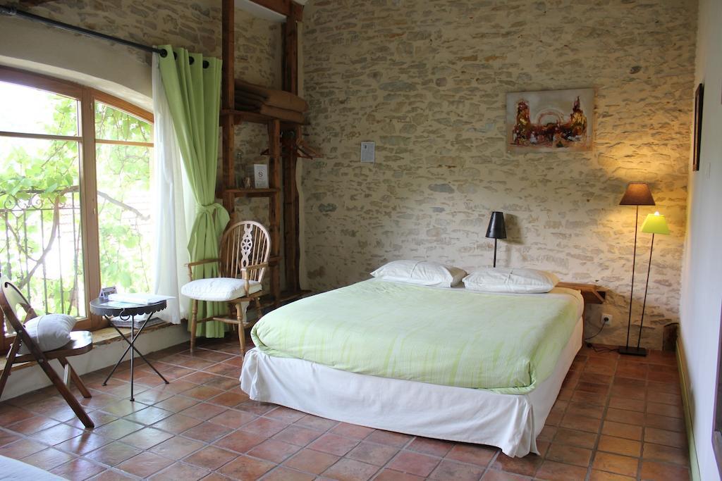 Bed and Breakfast La Bicyclette Fleurie à Villemoirieu Chambre photo