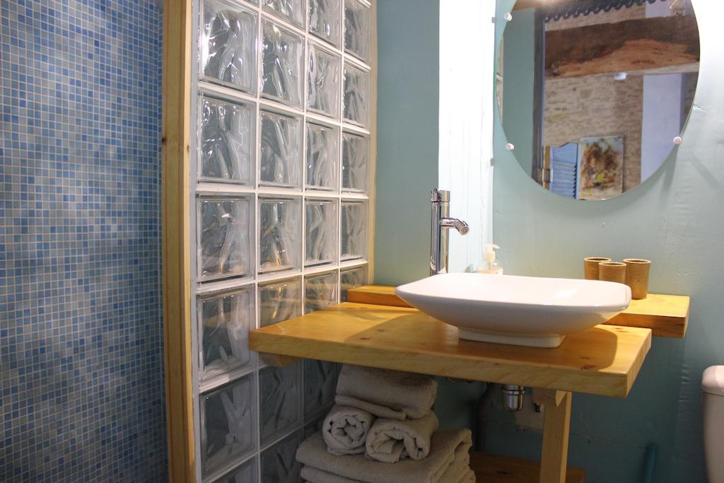 Bed and Breakfast La Bicyclette Fleurie à Villemoirieu Chambre photo