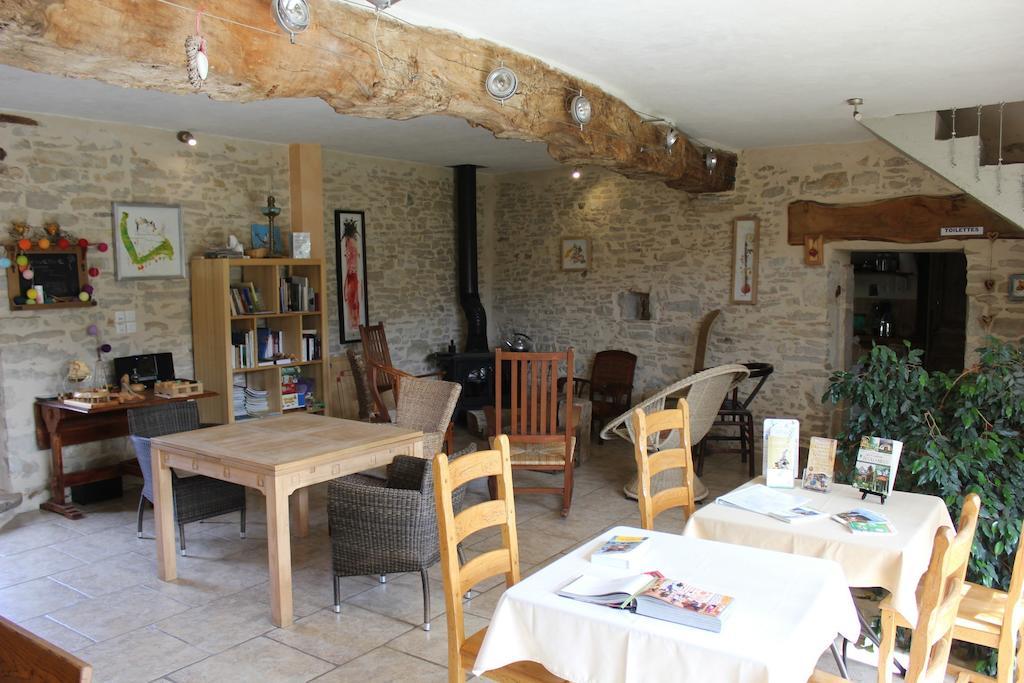 Bed and Breakfast La Bicyclette Fleurie à Villemoirieu Extérieur photo